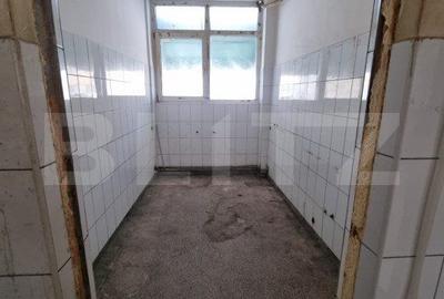 Spațiu comercial, de 250 mp, în Central - 1