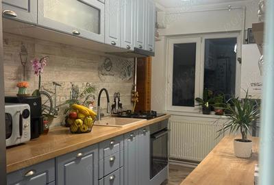 Apartament cu 3 camere decomandat în Patria - 10