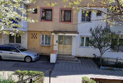 Apartament cu 3 camere semidecomandat în Radu Negru - 3