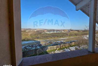 Casă cu 4 camere în Ișalnița - 13