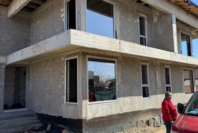 Casă cu 6 camere cu Teren 250 Mp în Palazu Mare - 9