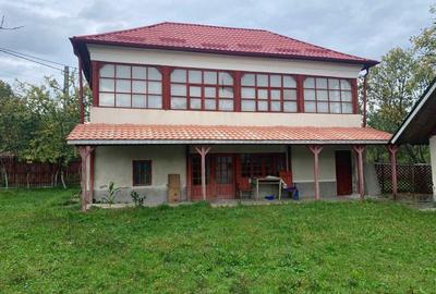 Casă cu 4 camere în Stâlpeni - 8