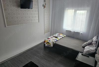 Apartament cu 3 camere semidecomandat în Km 4 - 6