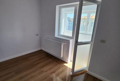 Apartament cu 3 camere decomandat în Șerbănești - 16