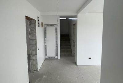 Casă cu 4 camere în Central - 7