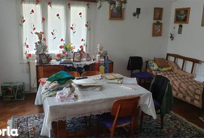 Casă cu 6 camere cu Teren 242 Mp în Central - 18