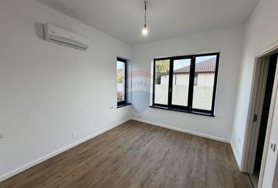 Casa / Vila cu 4 camere de vanzare in zona Nord Casa / Vila cu 4 camere de vanzare in zona Nord - 10