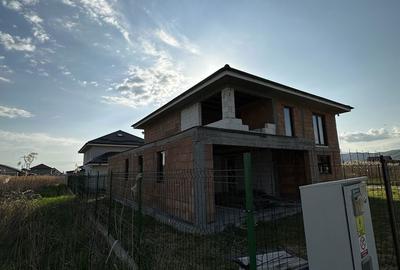 Casă cu 4 camere cu Teren 500 Mp în Budești - 5