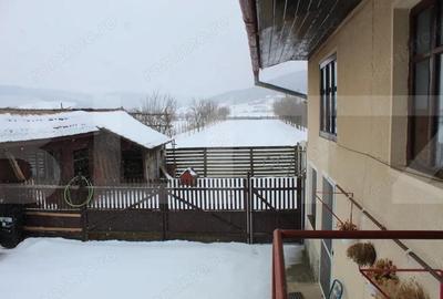 Casă cu 3 camere cu Teren 2880 Mp în Boroșneu Mare - 5