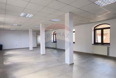 Spa?iu comercial de inchiriat in Piata Agroalimentara di... - 10