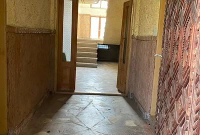 Casa de vanzare cu potential pentru afacere de familie - 2