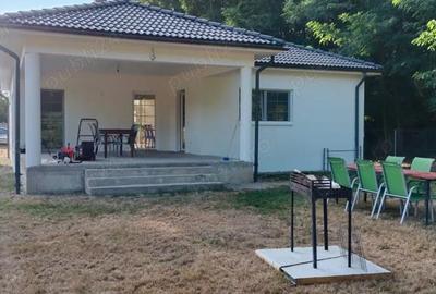Casă cu 4 camere în Budești - 17