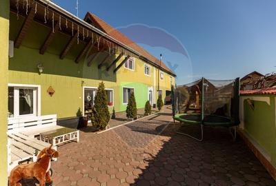 Casa SPATIOASA de vanzare in zona semicentrala - 2