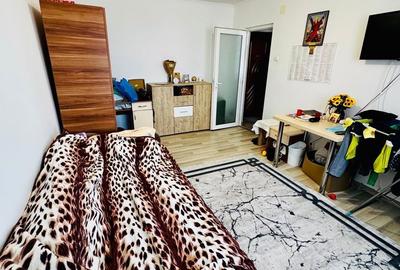 Garsonieră decomandată în Palas - 2