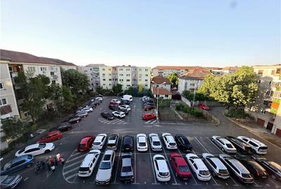 Apartament cu 3 camere decomandat în Girocului - 11