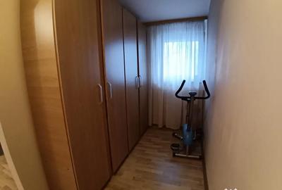 Apartament cu 4 camere semidecomandat în George Enescu