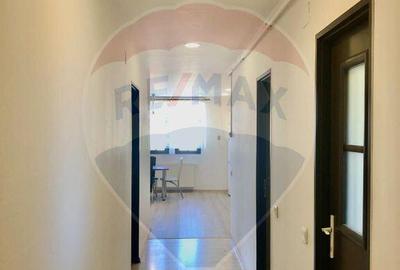 Apartament in zona Centrala, et.1, curte privata. - 6