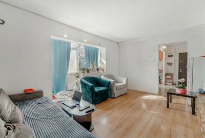 Apartament cu 3 camere semidecomandat, mobilat în Berceni