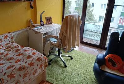 Apartament cu 3 camere semidecomandat în Central - 8