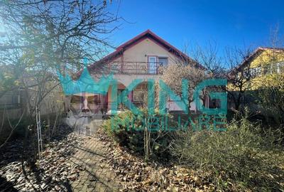 Casă individuală cu 6 camere în Roșu