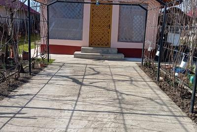 Casă cu 4 camere în Central - 2