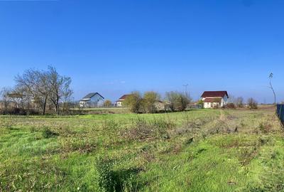 Teren priveliste deschisa, cu utilitati, zona retrasa, langa lac si padure - 7