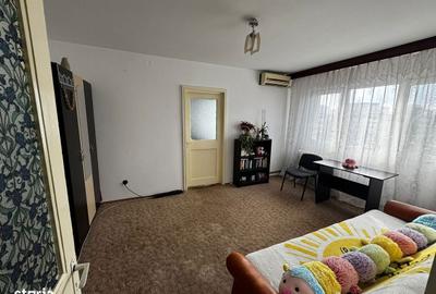 Apartament cu 3 camere semidecomandat în Podu Roș - 9