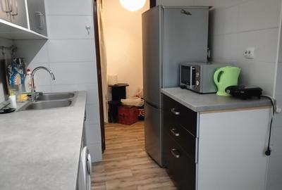 Apartament cu 3 camere decomandat în Drumul Taberei - 3