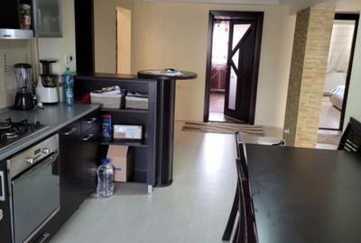 Apartament cu 4 camere decomandat în Central - 2