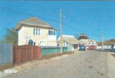 Casă cu 2 camere cu Teren 200 Mp în Central