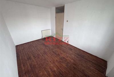 Apartament cu 3 camere semidecomandat în Central - 12