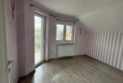 CASA ELEGANTA CU TEREN 1500MP,ZONA PETROM - 2