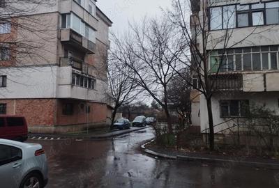 Apartament cu 3 camere decomandat în Mircea-Vodă - 4