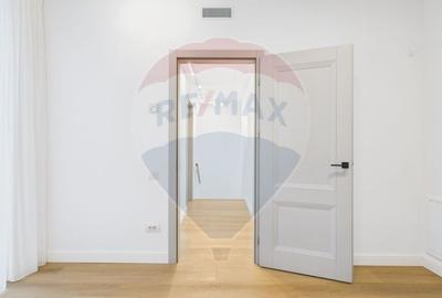 Vila luminoasa cu 4 camere si panouri solare in Amber FOREST Tunari - 35