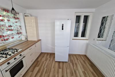 Spațiu comercial, de 120 mp, în Central - 7