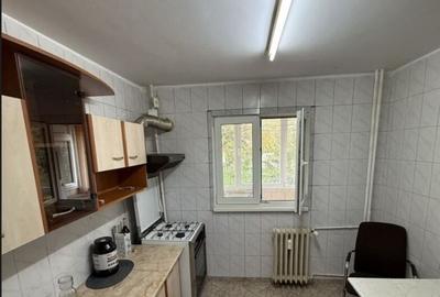 Basarabia - Chisinau  vanzare ap. 3 camere dec - 4