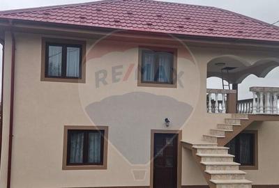 Casa cu 6 camere de vanzare in zona de munte - 2