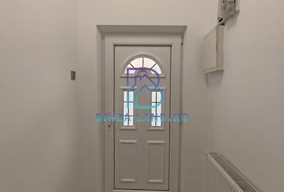 1 Mai, Domenii, casa 2 corpuri, total 4 camere, 3 bai, 2 bucatarii, teren 118mp - 12