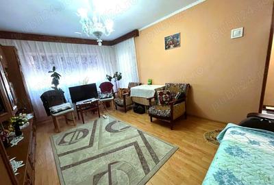 Apartament cu 3 camere decomandat în E3 - 3