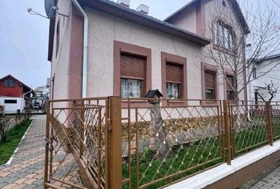 Casa zona centrala 300mp, 700mp teren, Radauti