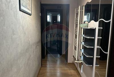 Apartament 4 camere ROZNOV Central de inchiriat - 3