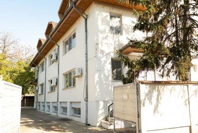 Spațiu comercial, de 680 mp, în Central - 8