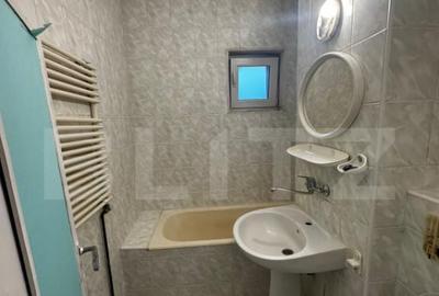 Apartament cu 4 camere, 82 mp, cu garaj si loc de parcare, M - 9