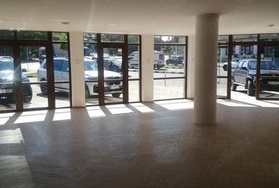 Spațiu comercial, de 200 mp, în Central - 5