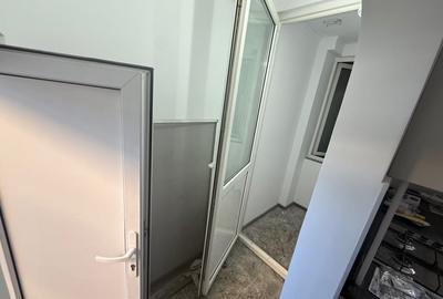 Apartament de inchiriat 3 camere Eroii Revolutiei, propietar - 9