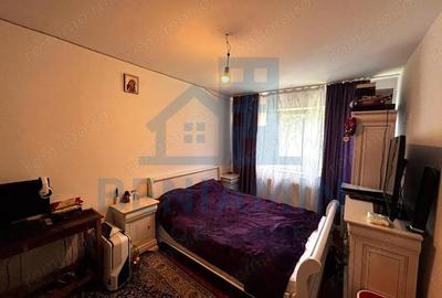 Apartament cu 2 camere semidecomandat în Centrul Civic