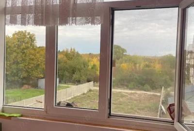 Inchiriez apartament , 2 camere , decomandat , str.Timisorii 110 , etaj 3 - 12