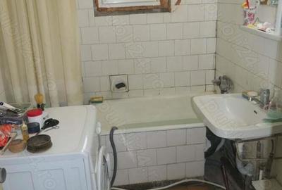 Apartament 3 camere decomandat 88 mp, necesita renovare, Vlaicu - UTA, et. 1 - 3