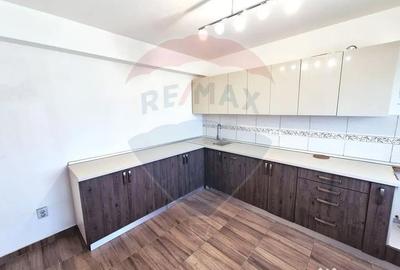 Casă cu 5 camere cu Teren 216 Mp în Vârteju - 12
