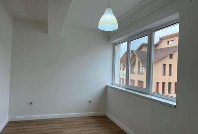 Apartament cu 3 camere decomandat în Exterior Vest - 2